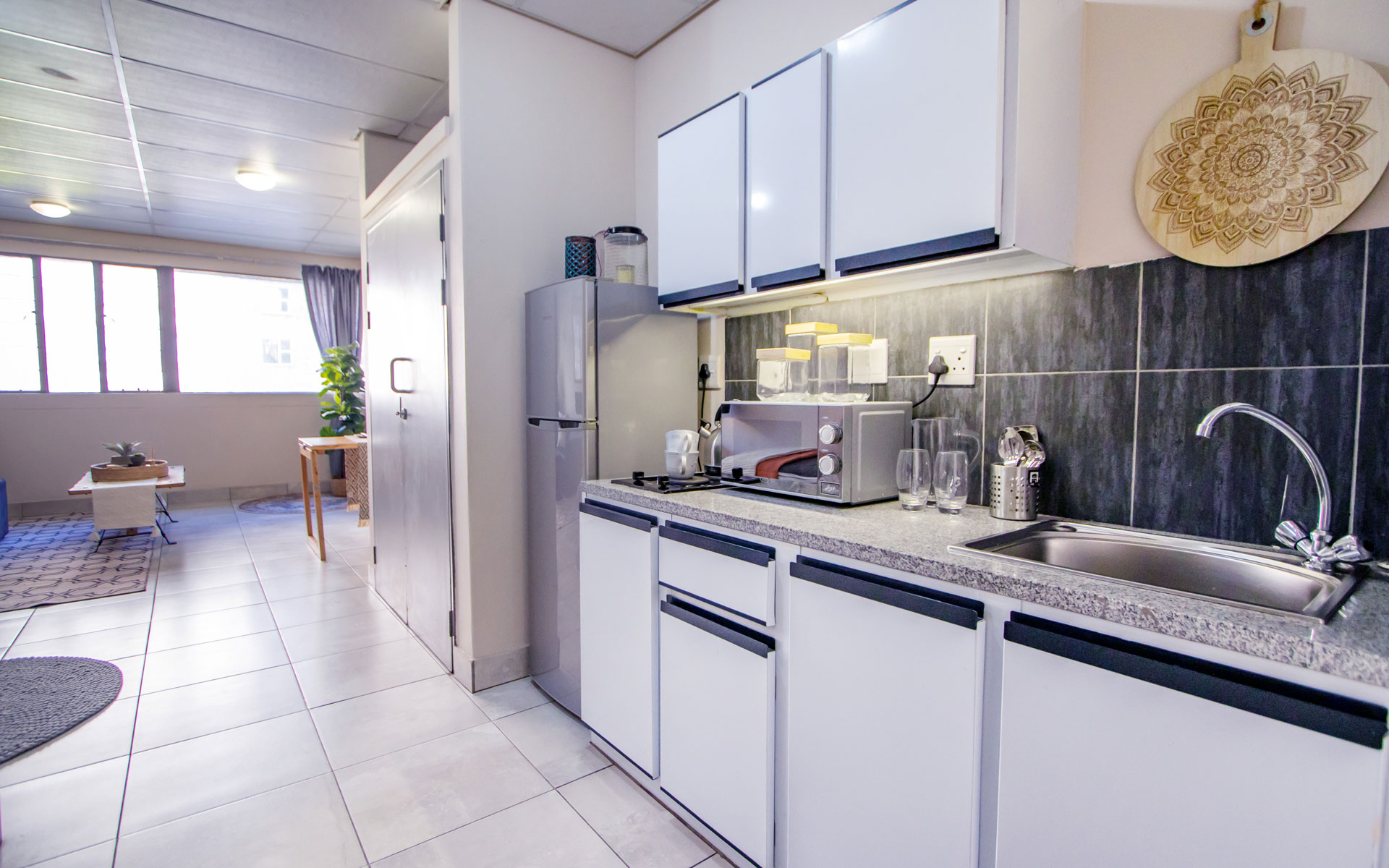 SH_Bachelor-Apartment_-Show-Space_01