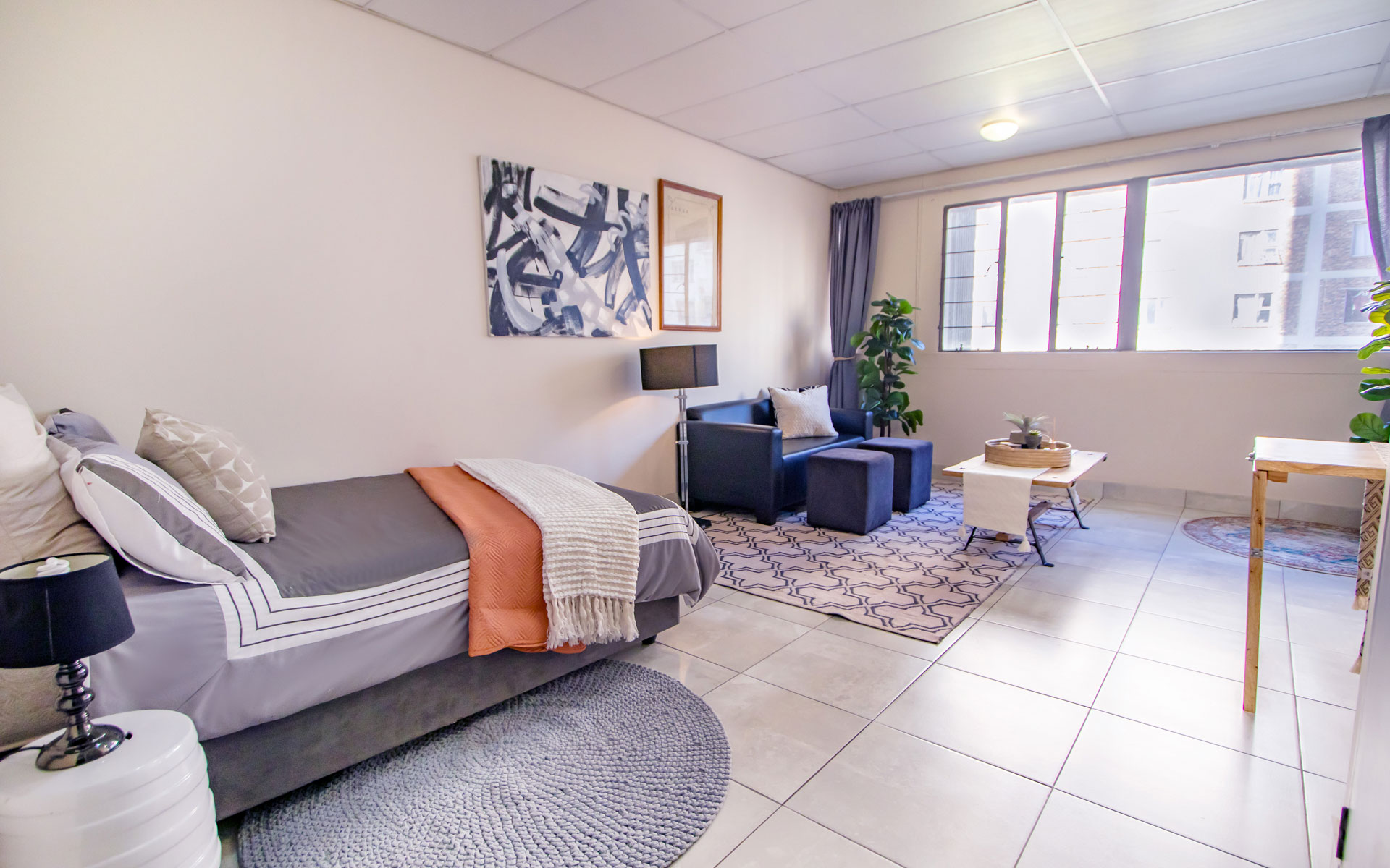 SH_Bachelor-Apartment_-Show-Space_06