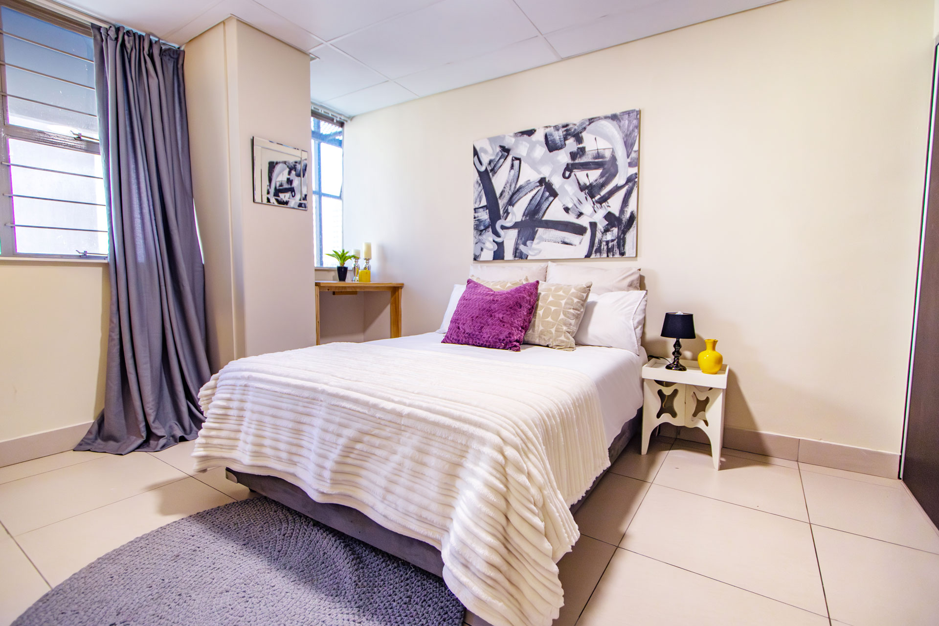 SS-One-Bedroom-Apartment-Show-Space-16