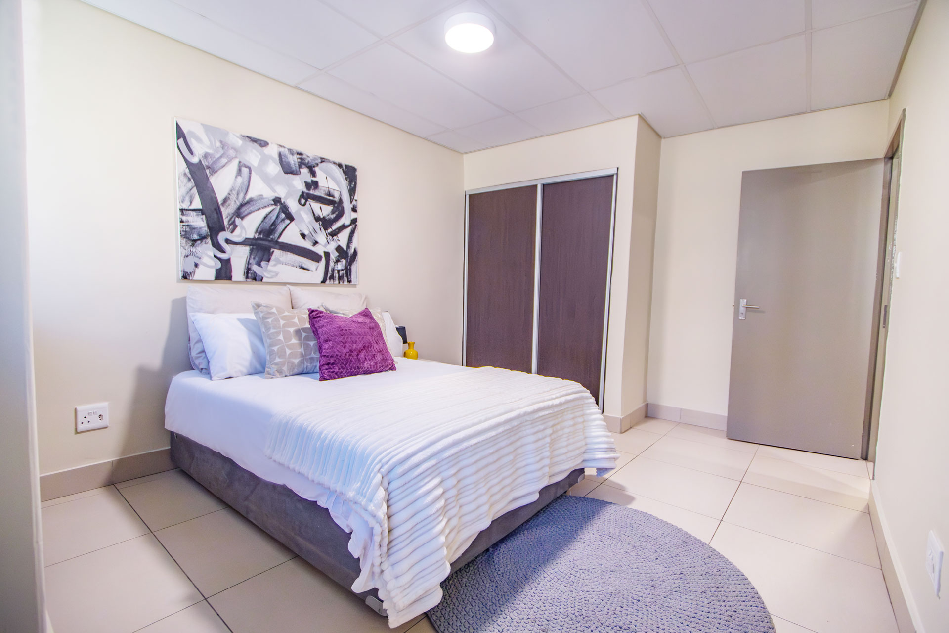 SS-One-Bedroom-Apartment-Show-Space-19